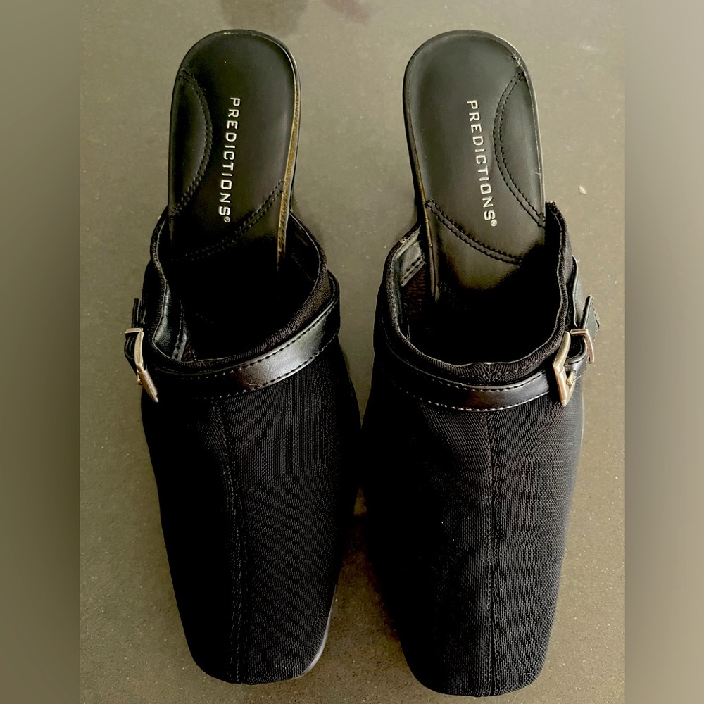 PREDICTIONS SLIP IN BLACK 2” HEELS. Buckle accent. Size 6.5.